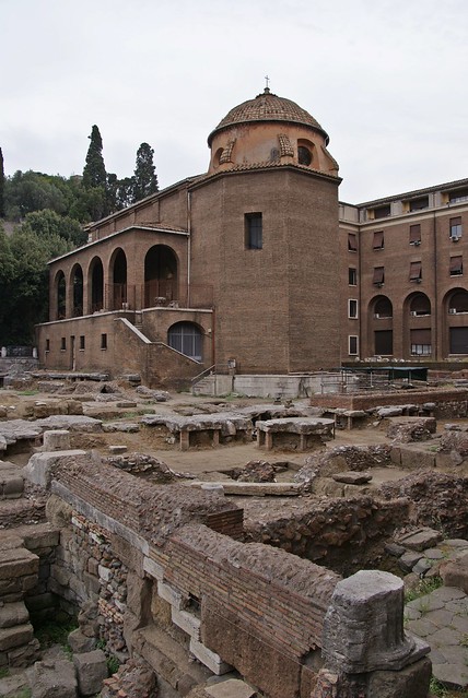 Ruins on Via Teatro De Marcello