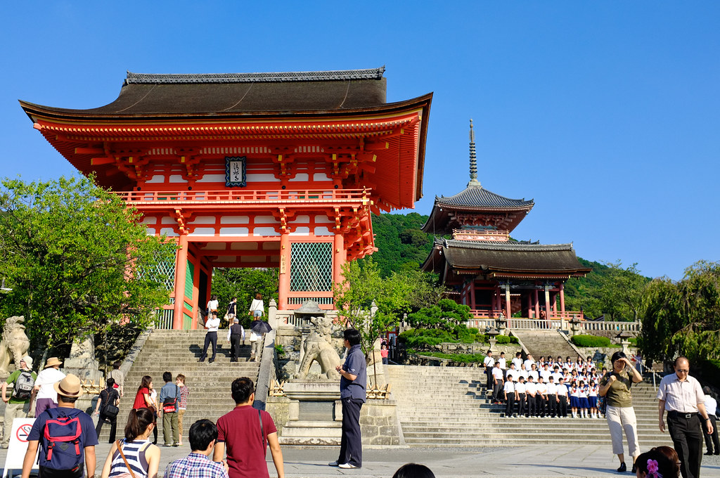 Kiyomizu-dera | Kiyomizudera Niomon or Gate | RW Sinclair | Flickr