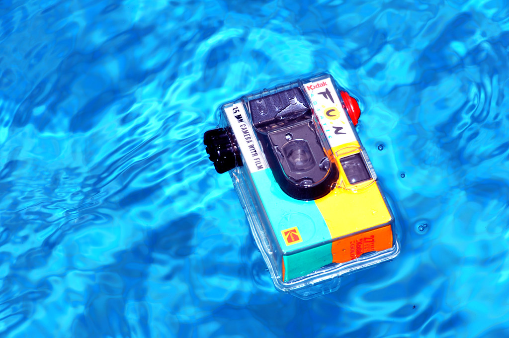 blanco No puedo leer ni escribir Cumplido 1994: KODAK FUN AQUATIC (Waterproof camera). Eastman Kodak… | Flickr