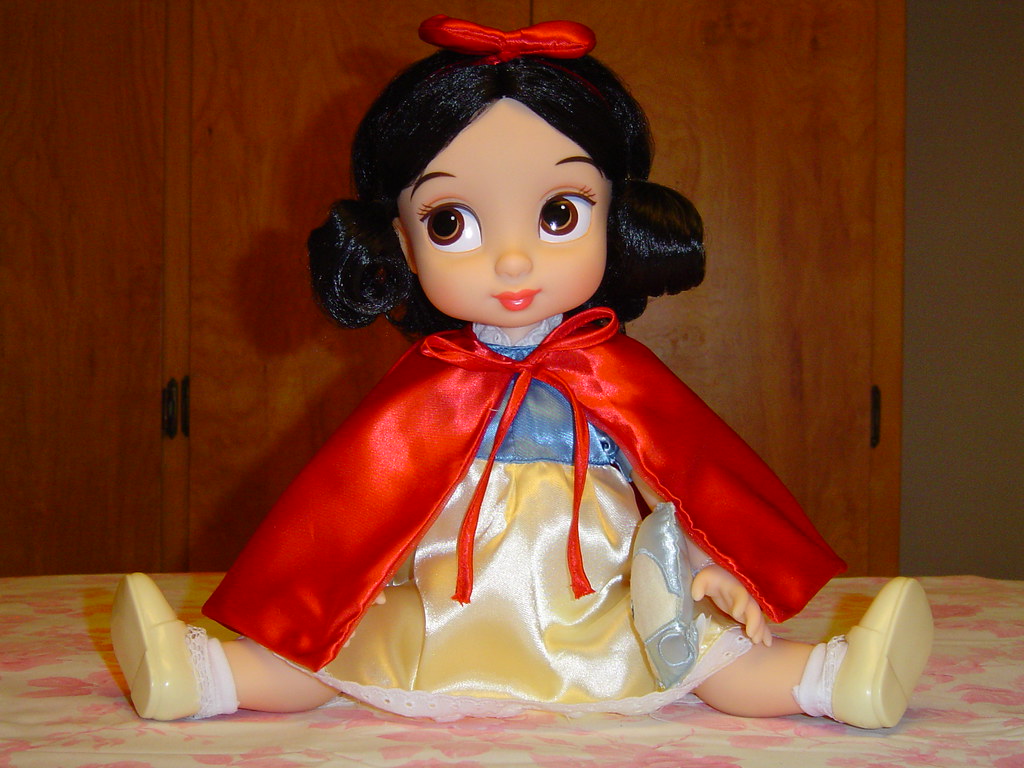Disney Animators' Snow White Doll Sitting Down | drj1828 | Flickr