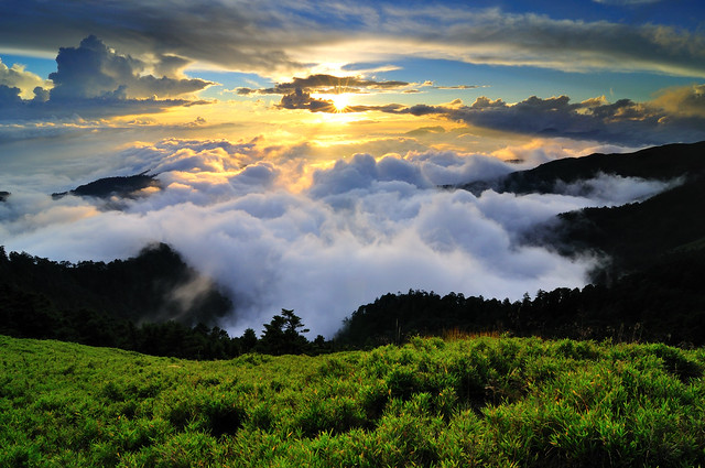 Sea of clouds in Mt. Hehuan 合歡雲海