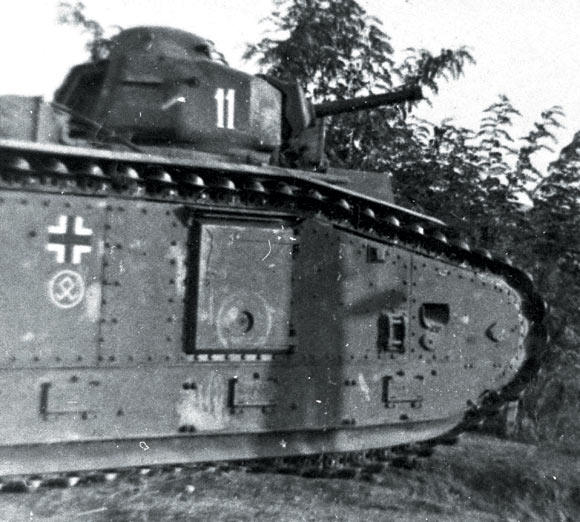 Flammwagen Panzerkampfwagen B-2 740(f)