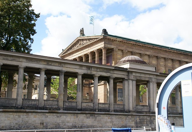 Berlin, Spreefahrt, Alte Nationalgalerie (Spree boat tour, Old National Gallery)