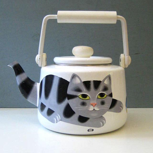 Cat kettle.