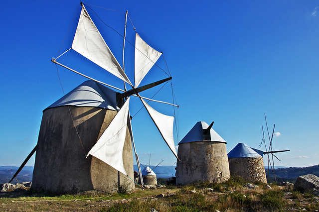 Moinhos de Gavinhos  /  Windmills