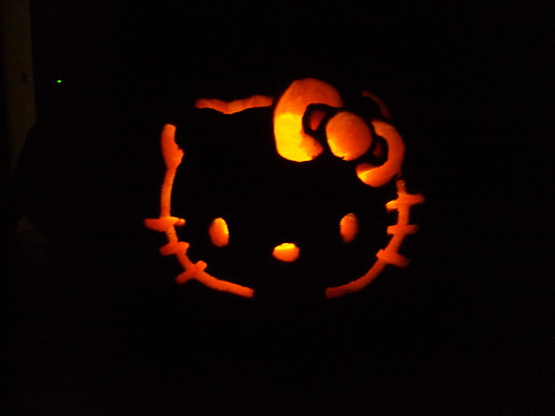 hello-kitty-halloween-jack-o-lantern
