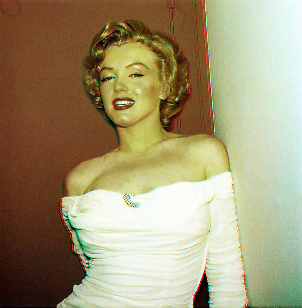 19-Marilyn Monroe-White Dress #1 [1952] (Anaglyph) - a photo on Flickriver