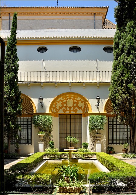 Sevilla : Museo de Bellas Artes : Patio 1  - EXPLORE