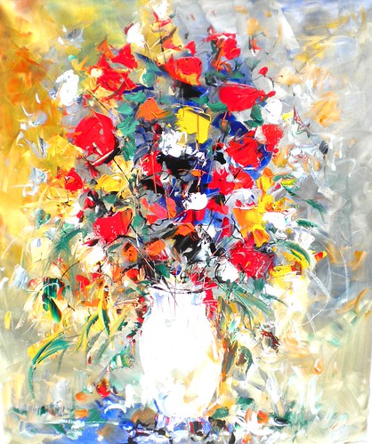 Red and blue flowers against pale yellow
