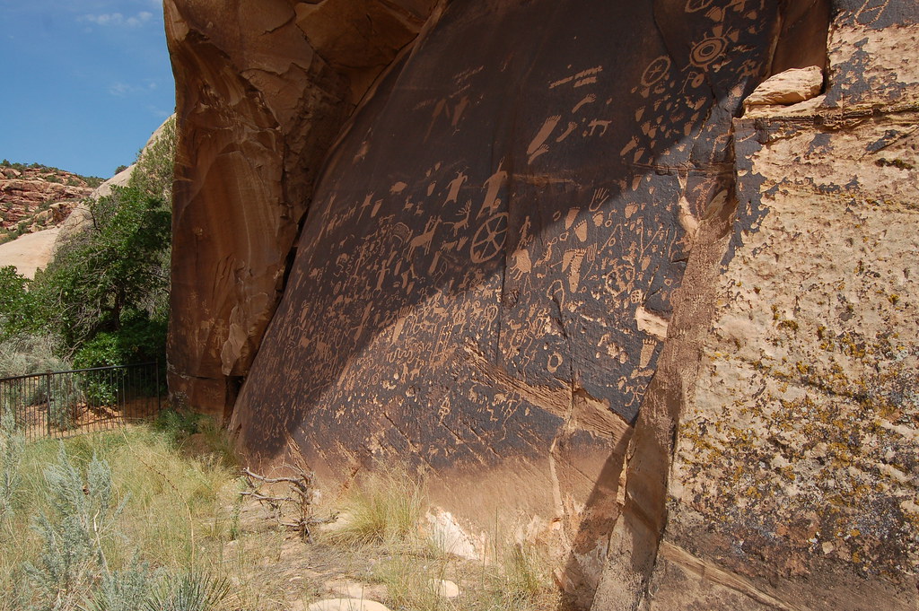 Newspaper Rock: art, communication or ancient tagging? | Flickr