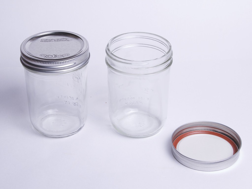 DIY Upcycled Mason Jar Photo Lid Magnets