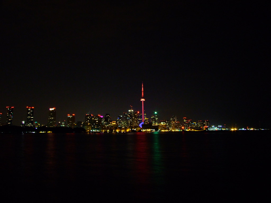 DSCF2960.JPG | CN Tower - Toronto night skyline | Robert.BlueSky | Flickr