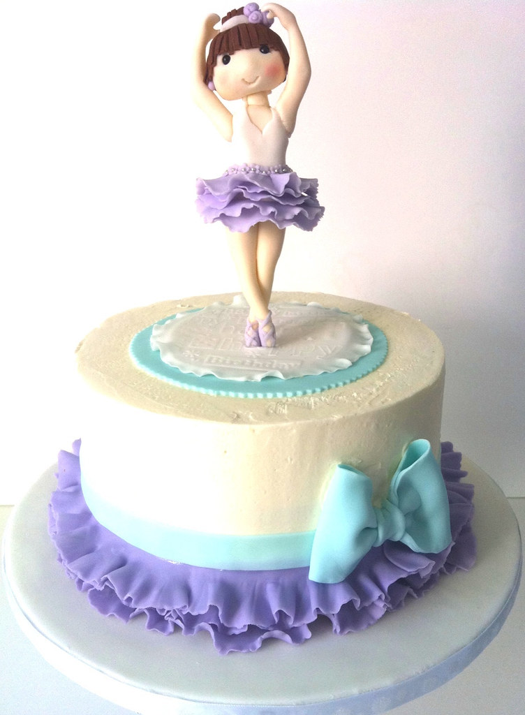 The dancing doll cake which... - The Ocean baking beauties | Facebook