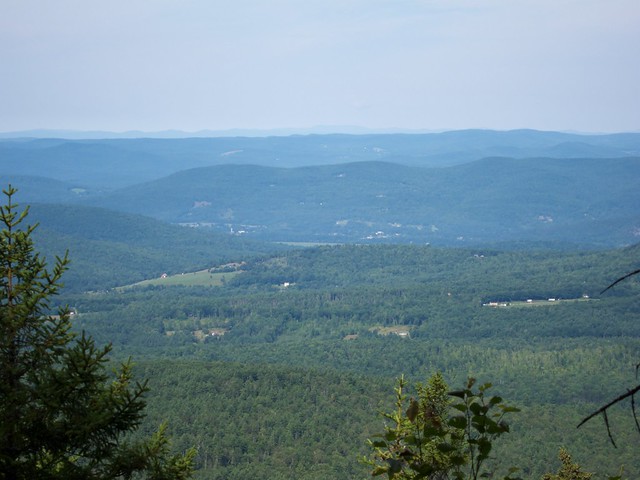 0:49:39 (17%): hiking newhampshire orford mtcube crossrivendelltrail