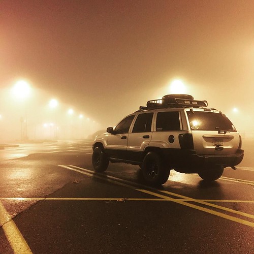 #wj#jeep#grandcherokee#xj#zj#yakima#dubj#decepticon#grandcrew#mopar#ledlightbar#lifted#mallcrawler#azwjs#jeepwjs#itsajeepthing | by dan.fruhauf