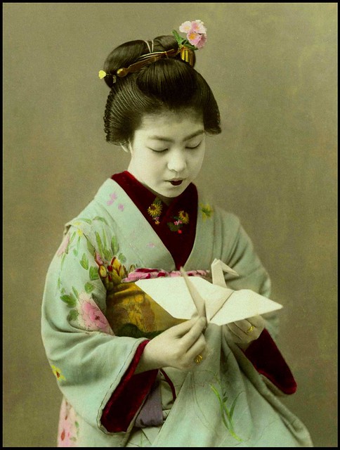 A SWEET LITTLE ORIGAMI MAIKO of OLD JAPAN