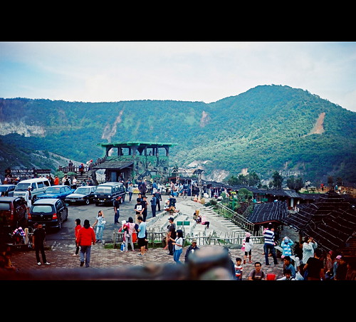 film 35mm indonesia landscape volcano negative scanned dormant rm autaut noktonclassic40mmf14mc kodakektar100 cosinavoigtlanderr3m