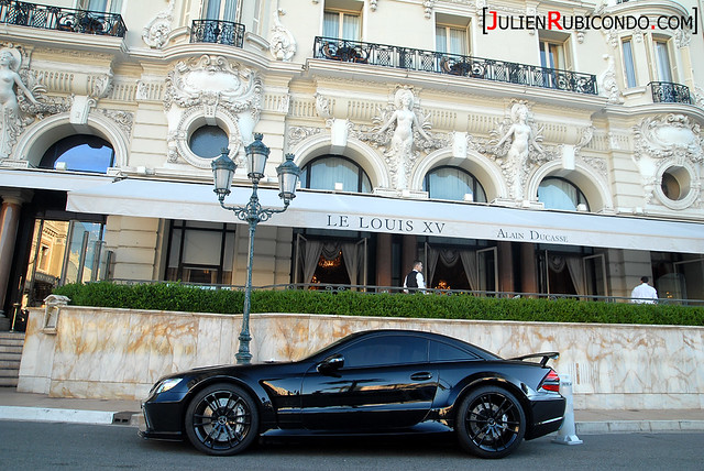 SL65 Black Series in front of the Louis XV - Hôtel de Paris