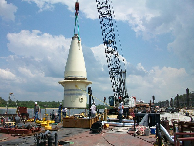 Setting of Crane Kingpost on the Crane Leonard