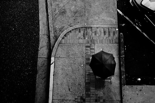 Raindrop's Point of View by Rinzi Ruiz [street zen]