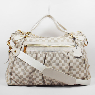 Louis vuitton outlet hi-res stock photography and images - Alamy