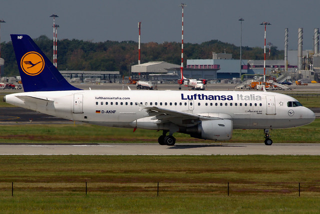 Lufthansa Italia Airbus A319-112 D-AKNF 