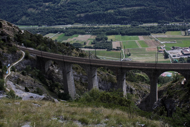 Luogelkinviadukt der Lötschberg Südrampe und Rhônetal bei Hohtenn im Kanton Wallis in der Schweiz