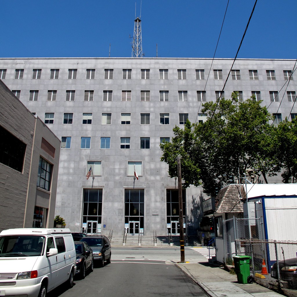 Thomas J. Cahill Hall of Justice 850 Bryant Street, San … Flickr