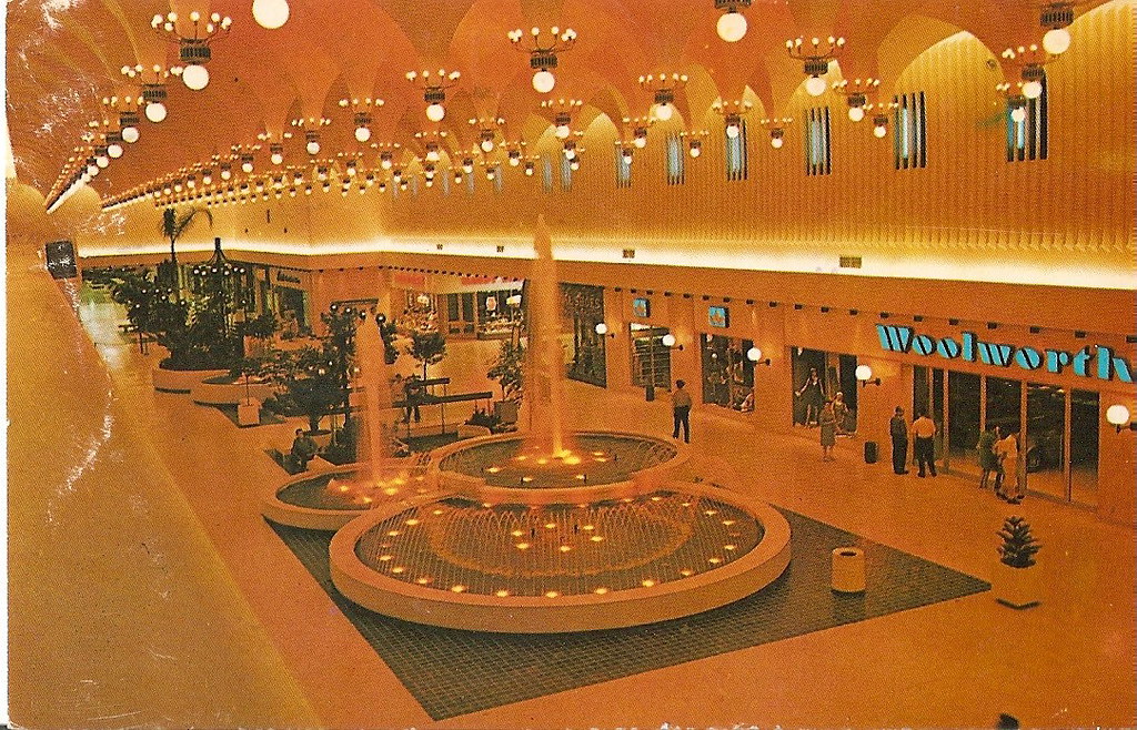 Eastwood Mall Complex - Niles, OH | This is how it used to l… | Flickr