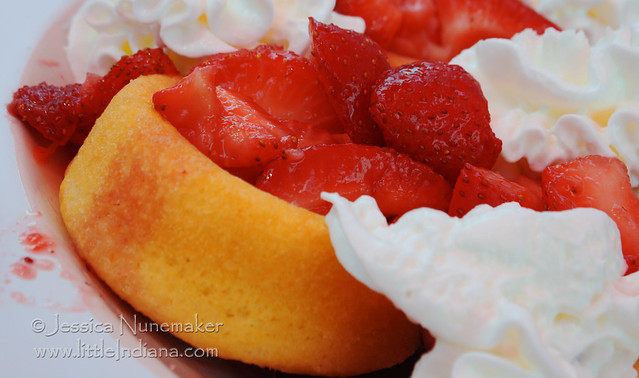 Wheatfield, Indiana: Schnicks Good Eats: Strawberry Shortcake