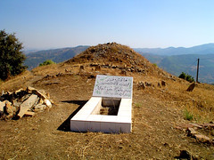 مكان قبر لالة فاطمة انسومر قبل نقل رفاتها الى مقبرة العالية