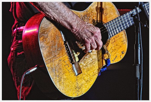 Willie Nelson's guitar "Trigger" [Explored 11/15/11, #495]
