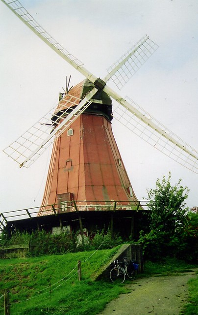 Windmühle Hoffnung - smock windmill, Beidenfleth, Schleswig-Holstein, Germany  March 2005