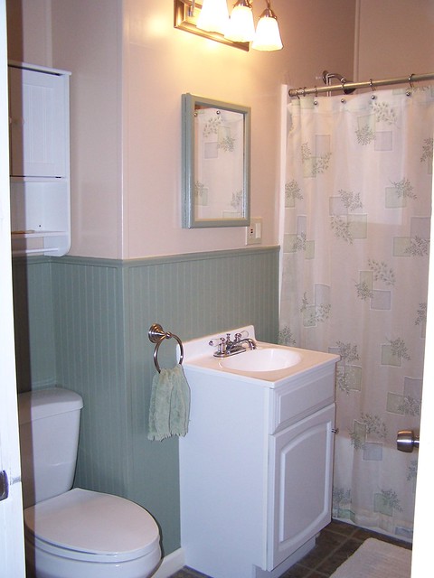 Two Tone Bathroom Completed Assisted In Demo Construction Flickr