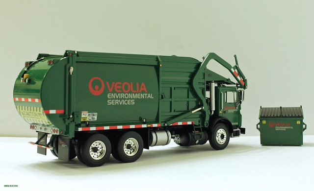 First Gear Veolia front load garbage truck w. bin.
