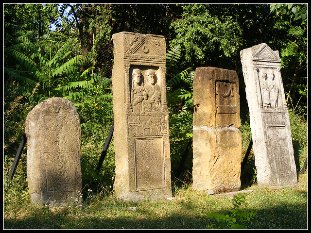 Grave stones in Roman Stone Collection (Castrum), Szentendre / Római kori sírkövek a szentendrei Római Kőtárban