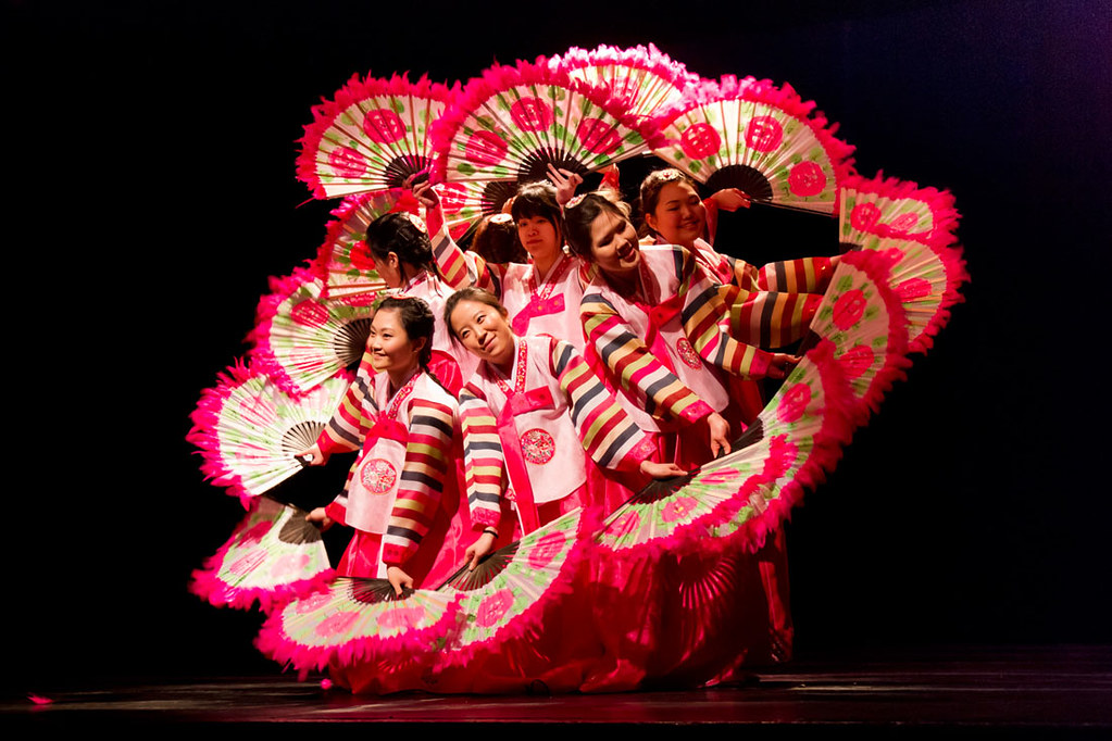 Students Perform Fan Dance | News & Events | Flickr