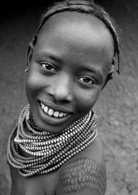 Dassanach girl with scars on her shoulder - Ethiopia