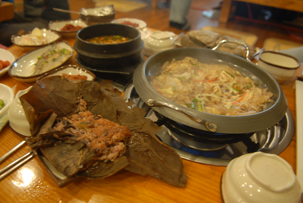 정갈하게 차려진 연잎밥 정식 사진 5