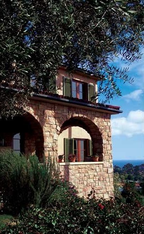 Venetian Villa® Stone Veneer / Sunset Blend - Stone Products by Coronado Stone Products®, A combination of subtle textures and oversized stones produce a look of beauty and splendor. Coronad