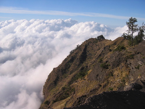 clouds indonesia volcano lombok rinjani indonésie pelawanganii melvilleb