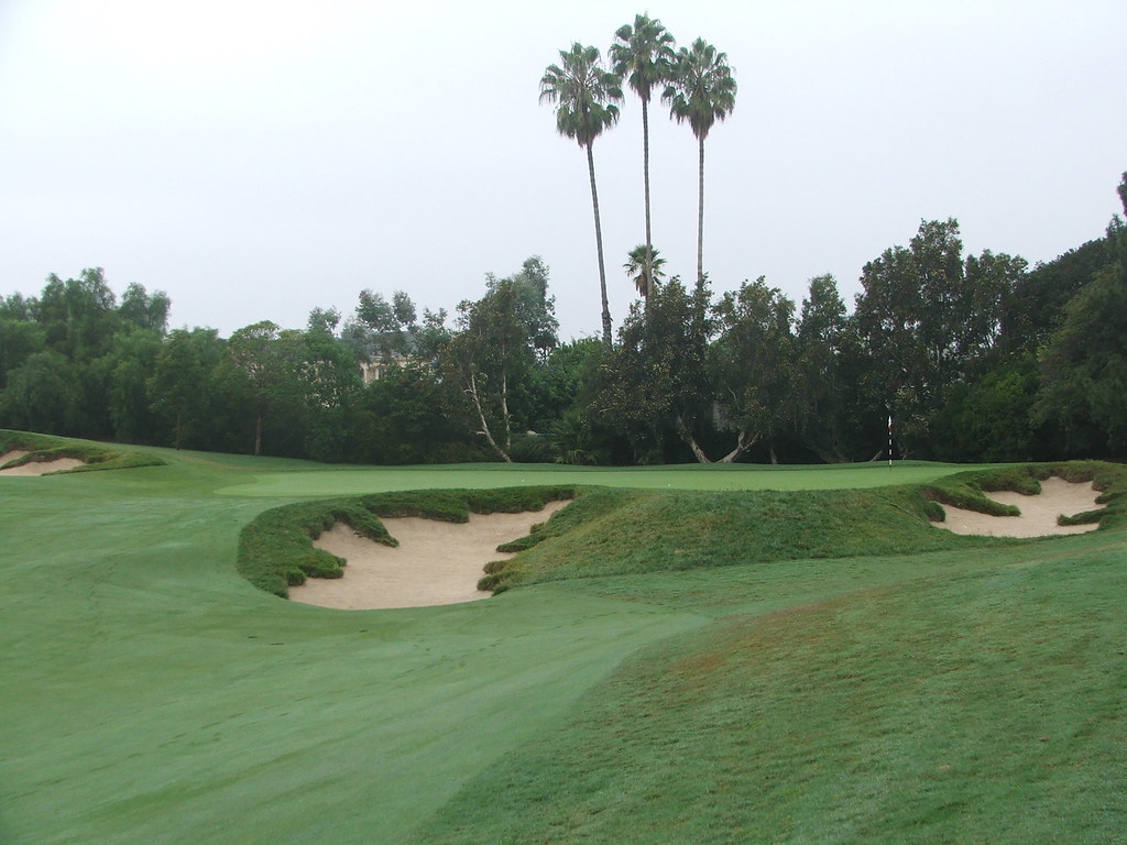 La country. Гольф поле Лос Анджелес. Los Angeles Country Club. Красивые гольф поля. Seminole Golf Club в Джуно-Бич площадь.