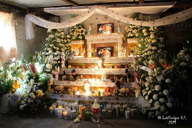 Ofrenda de Muertos o Altar de Muertos Tochimilco 28 Octubre, Accidentados- Puebla - México