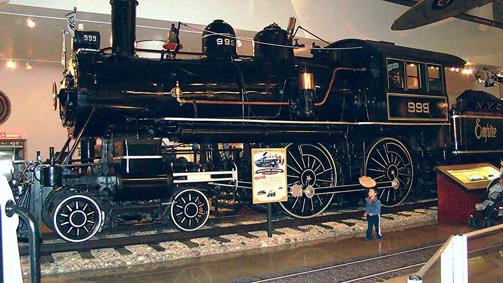 Left side #999 and a little boy. | Holds the steam locomotiv… | Flickr