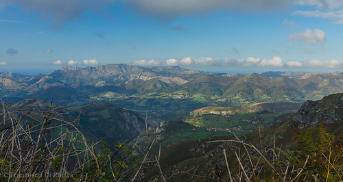 travel nature landscape natur skyandclouds es viewpoint landschaft spanien reise aussichtspunkt picosdeeuropa mountainlandscape cangasdeonís asturien himmelundwolken principadodeasturias berglandschaft