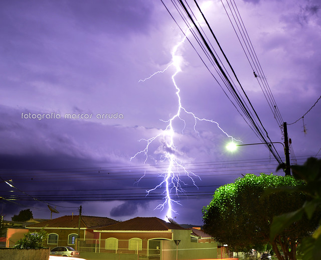 Forte Tempestade na noite de Domingo, dia 08 - Bandeirantes-PR - fotógrafo Marcos Arruda