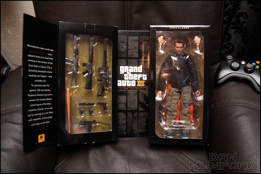 Rockstar Games Grand Theft Auto III Claude Rare Action Figure SEALED RARE  BUNDLE
