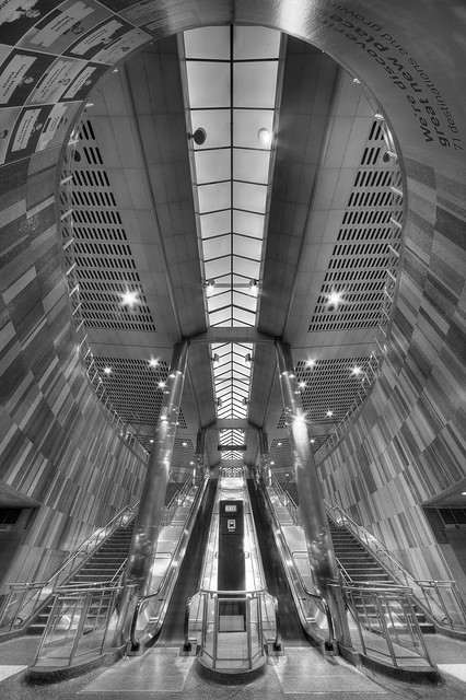 Sheppard subway, escalators