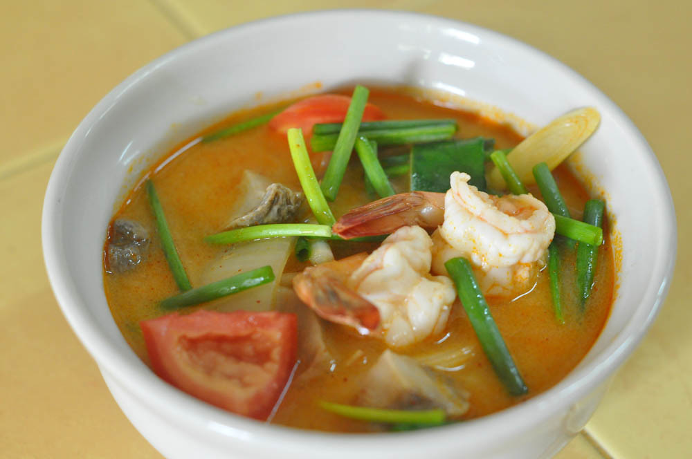 Том янг рецепт в домашних условиях. Том ям кунг. Том ям Goong кунг лапша. Суп том ям в Тайланде. Тайская кухня супы не томям.