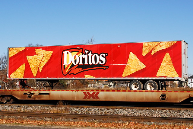 Pepsico Canada Frito Lay 53 foot van trailer 006-167 Smiths Falls, Ontario Canada 11082009 ©Ian A. McCord